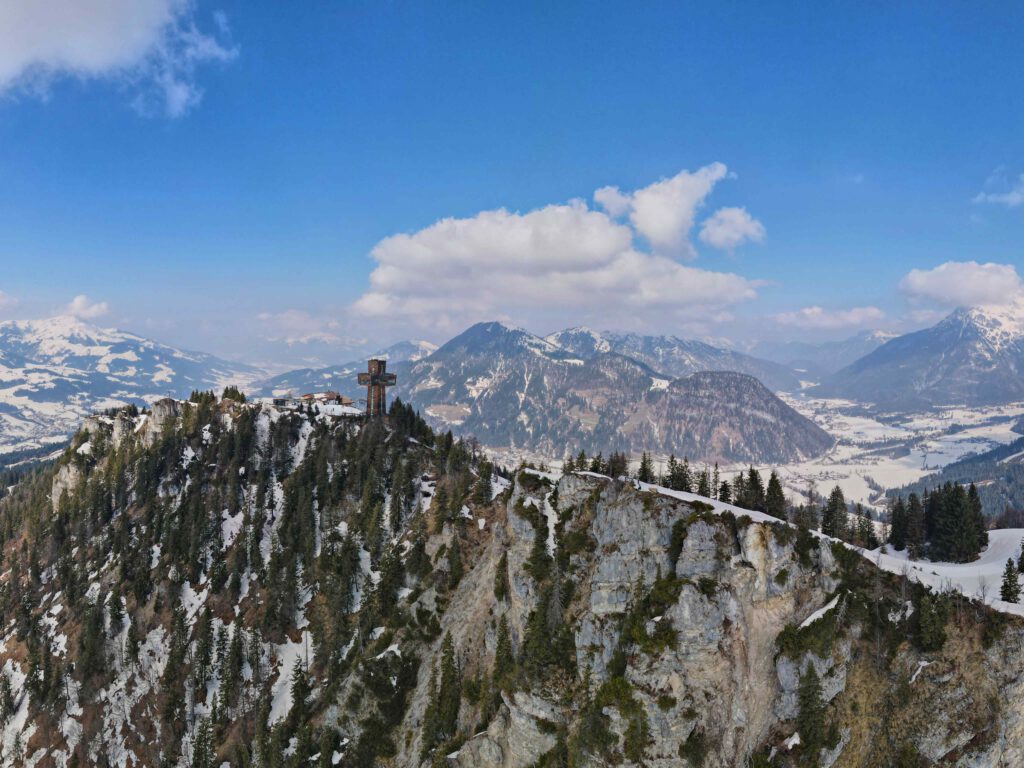 Das groesste begehbare Gipfelkreuz der Welt auf der Buchensteinwand in Oesterreich 8